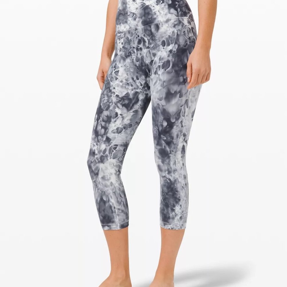 Lululemon Wunder Under Marble Dye High Rise Crop 21" Size 6 NWT